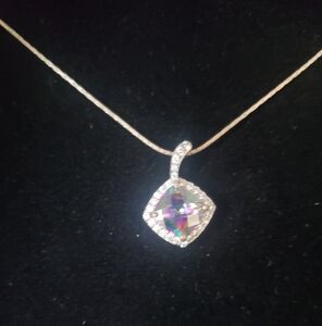 Elegant Silver Pendant Necklace